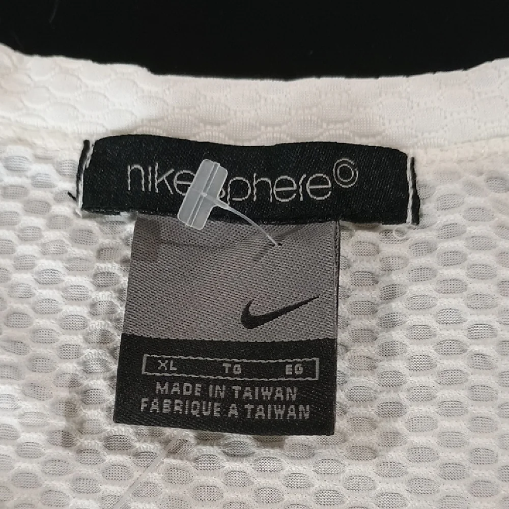 Nike Men's White Long Sleeve Tee - Picture 5 of 15